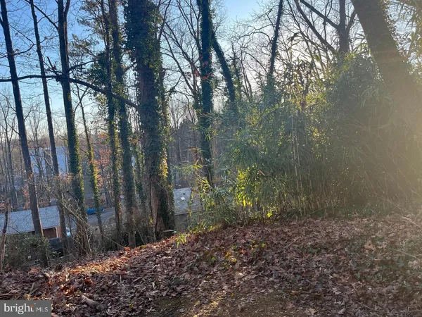 $3,200 | 6323 Fenton Court, Alexandria, VA 22312
