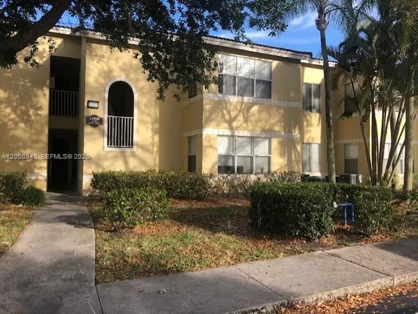 $1,800 | 12950 Vista Isles Drive, Unit 425, Sunrise, FL 33325