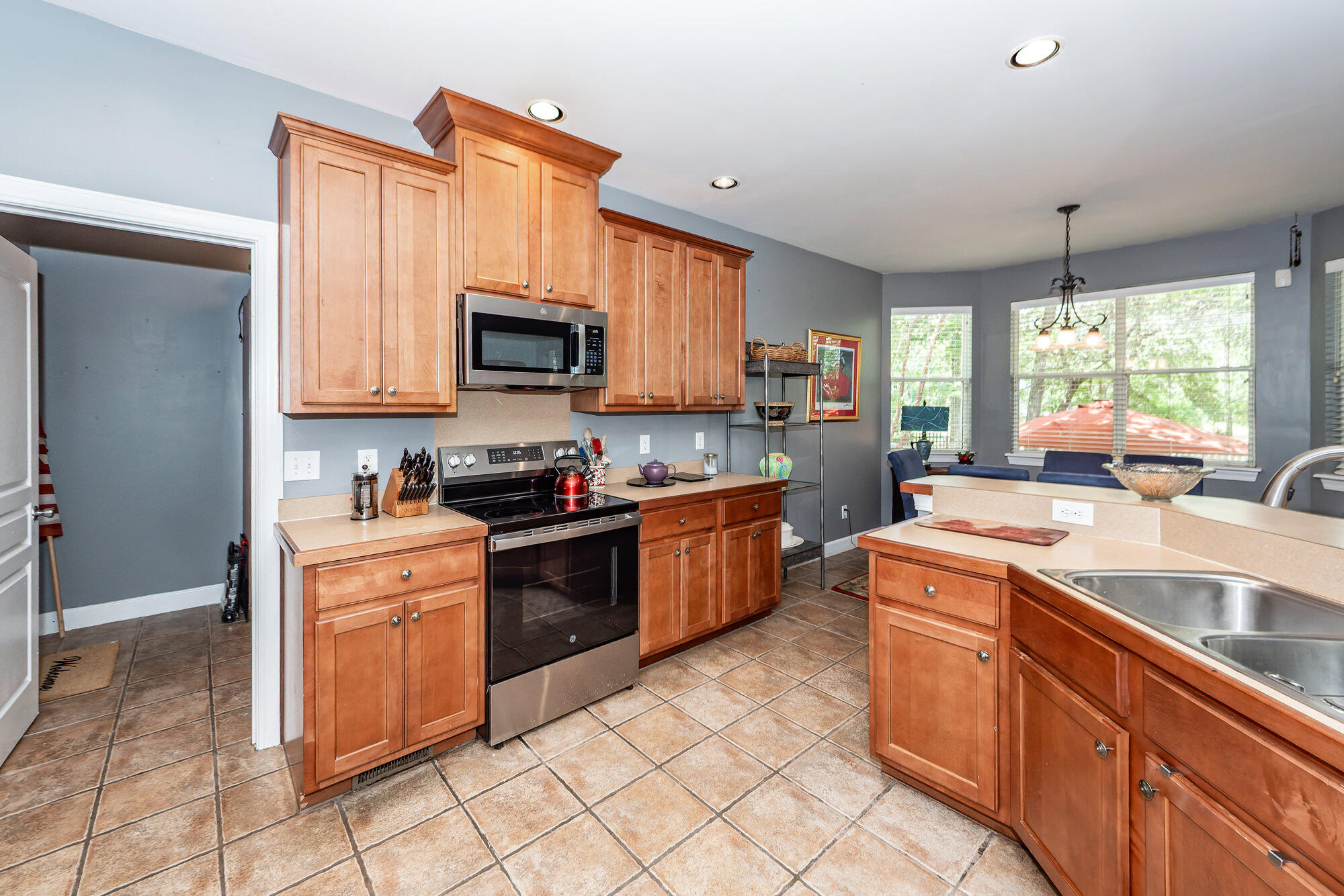 477 Commonwealth Road Mount Pleasant, SC 29466 - Photo 11 of 26 23