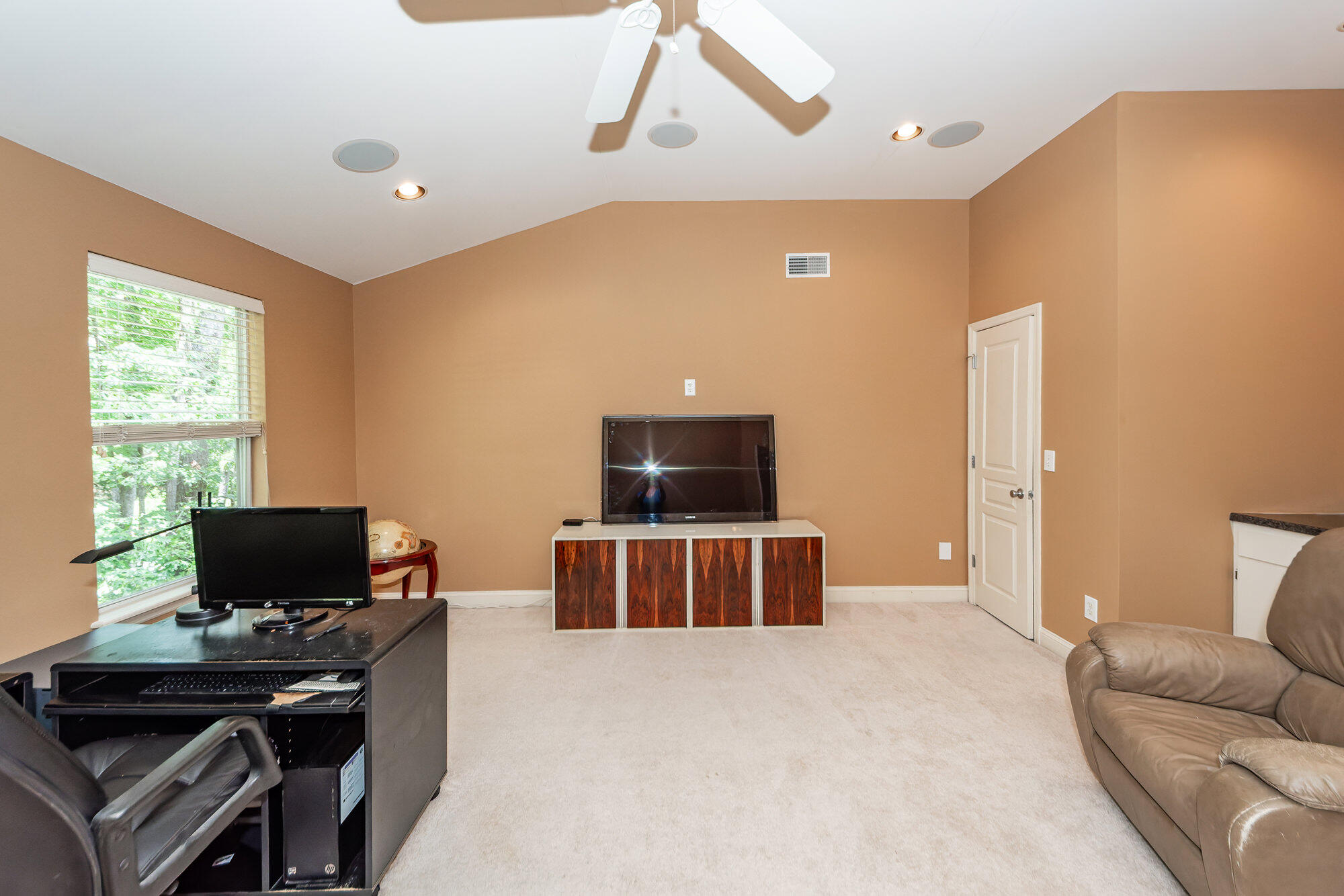 477 Commonwealth Road Mount Pleasant, SC 29466 - Photo 19 of 26 53