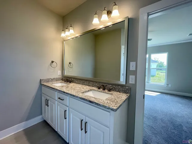 $2,300 | 22846 Balsam Drive, Denham Springs, LA 70726