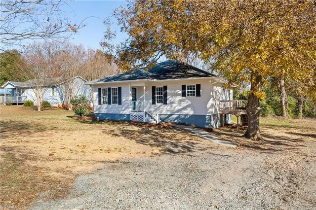 $238,500 | 409 South Fayetteville Street, Liberty, NC 27298