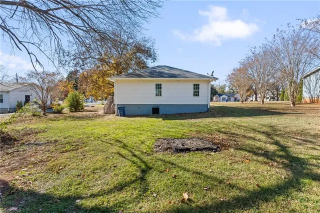 $238,500 | 409 South Fayetteville Street, Liberty, NC 27298