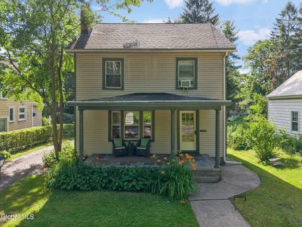 $299,900 | 1045 Balltown Road, Niskayuna, NY 12309