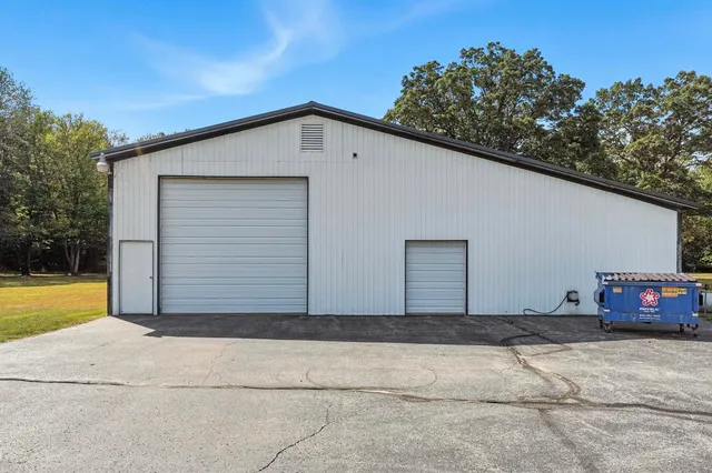 $1,950,000 | 1070 West 100 North, Angola, IN 46703