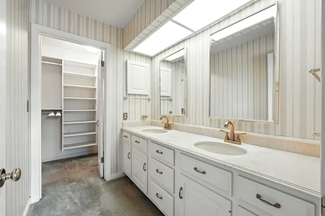 $1,950,000 | 1070 West 100 North, Angola, IN 46703