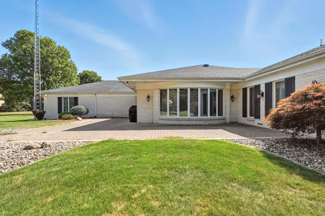 $1,950,000 | 1070 West 100 North, Angola, IN 46703