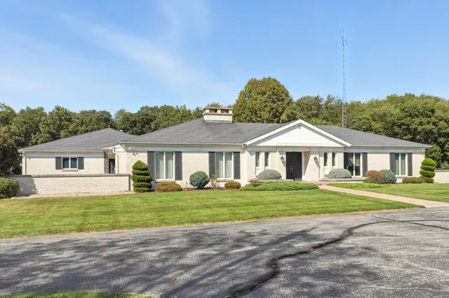 $1,950,000 | 1070 West 100 North, Angola, IN 46703