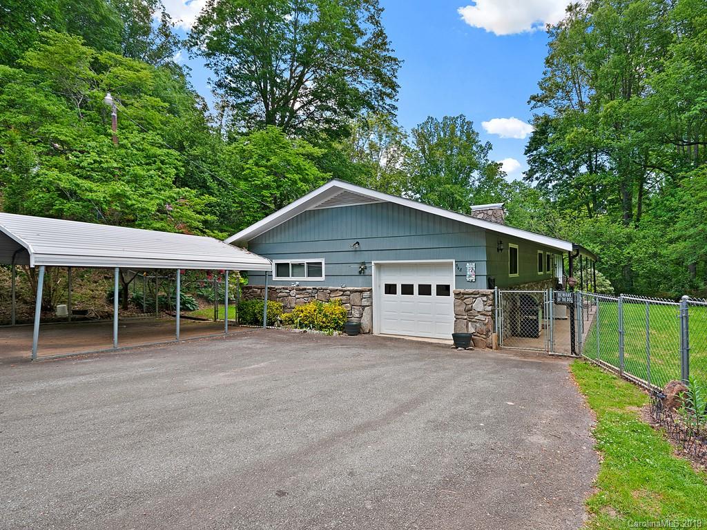 548 Chambers Road Waynesville, NC 28786 - Photo 2 of 19