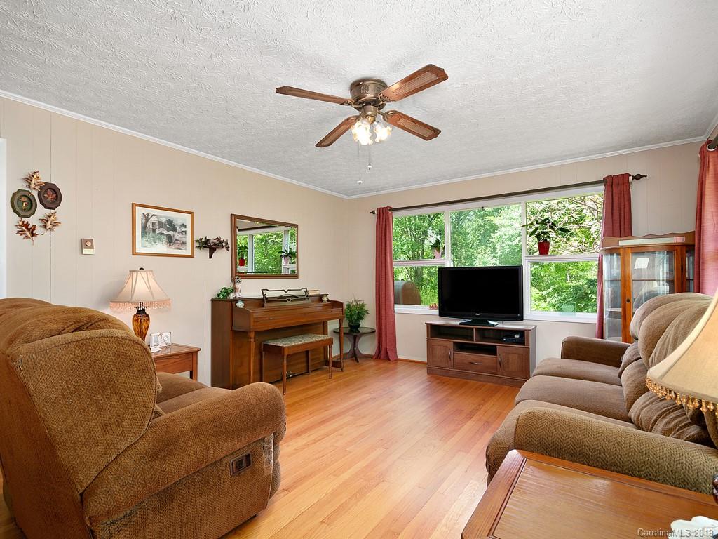 548 Chambers Road Waynesville, NC 28786 - Photo 5 of 19