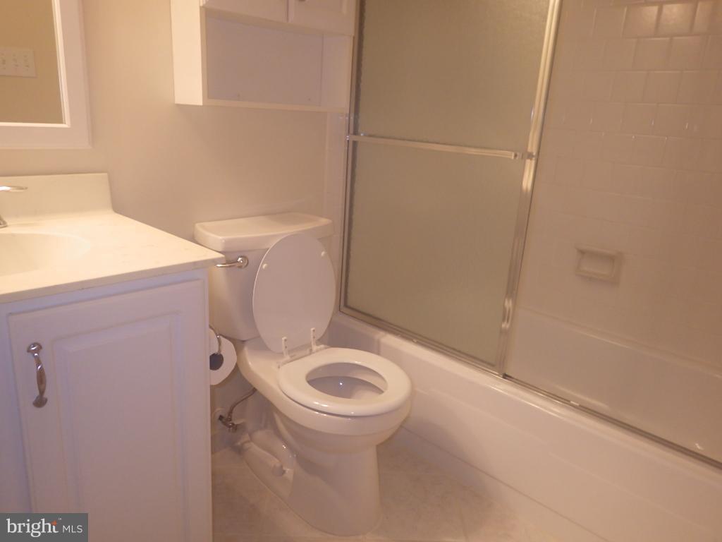 142 Georgetown Road, Unit 5 Annapolis, MD 21403 - Photo 11 of 12 Bath