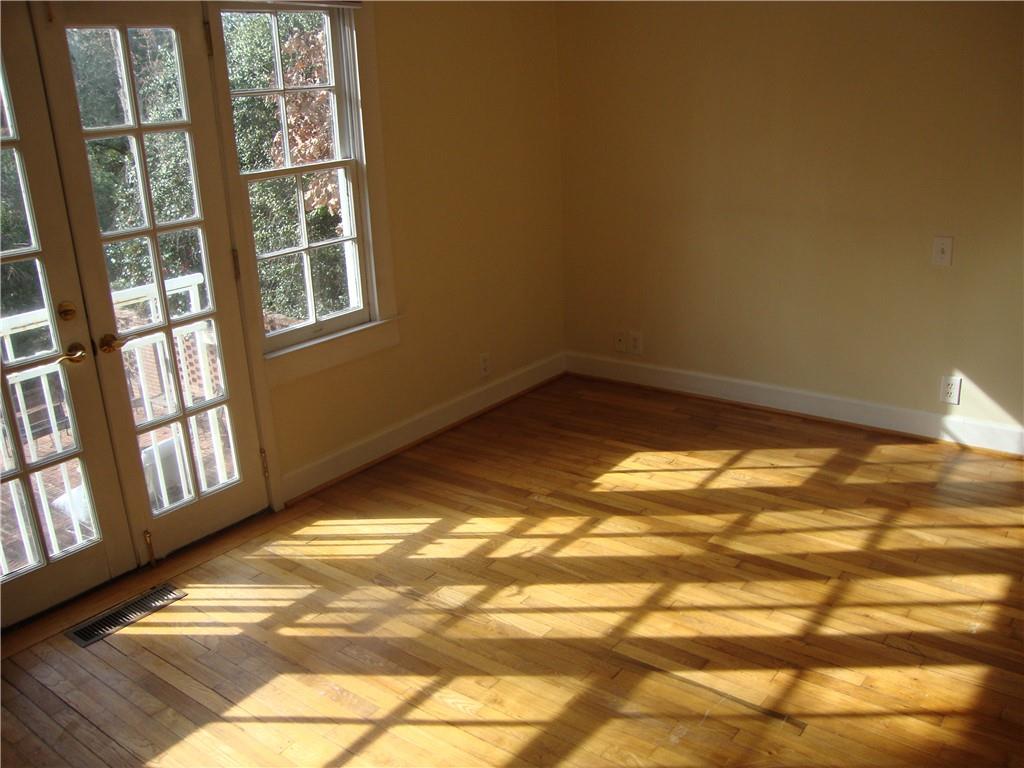 3644 Kingsboro Road Northeast, Unit B Atlanta, GA 30319 - Photo 3 of 7