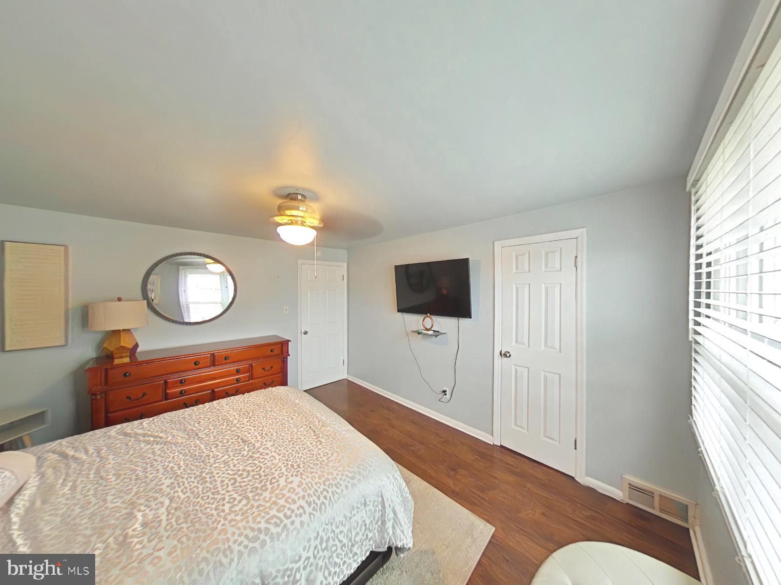 2071 Kent Road Folcroft, PA 19032 - Photo 7 of 16 Primary Bedroom