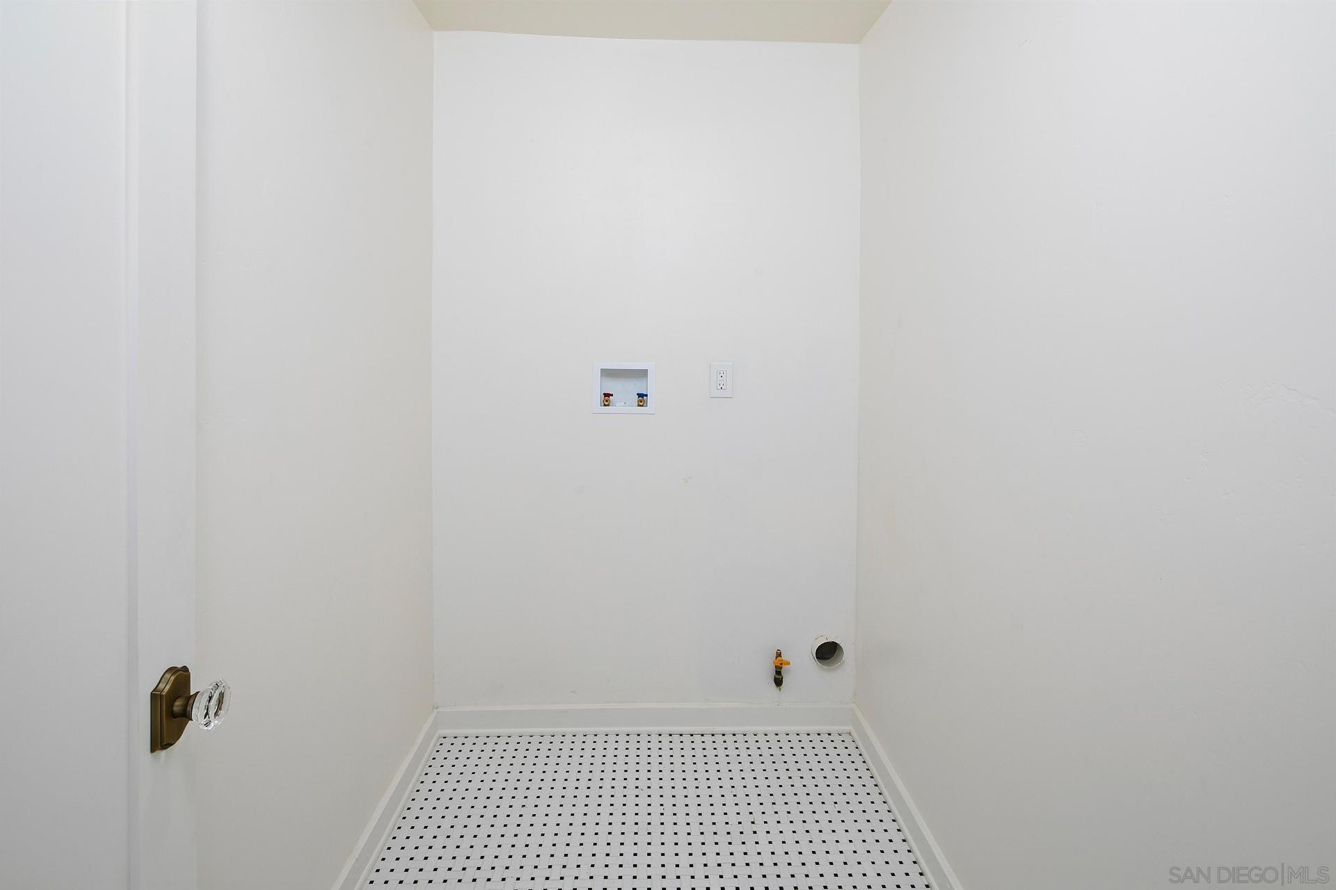 1758 Dehesa Road El Cajon, CA 92019 - Photo 23 of 44