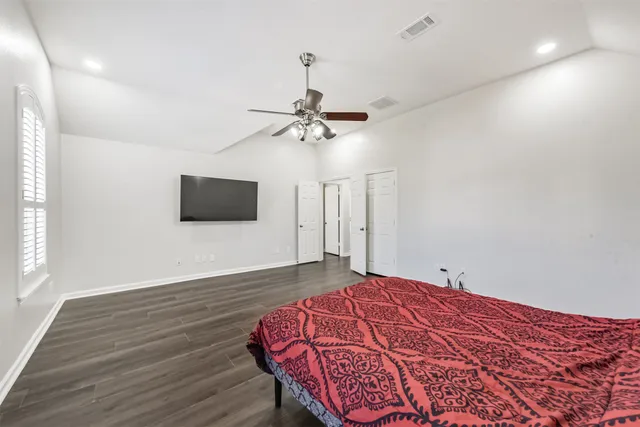 $5,300 | 2315 Bending Spring Drive, Pearland, TX 77584