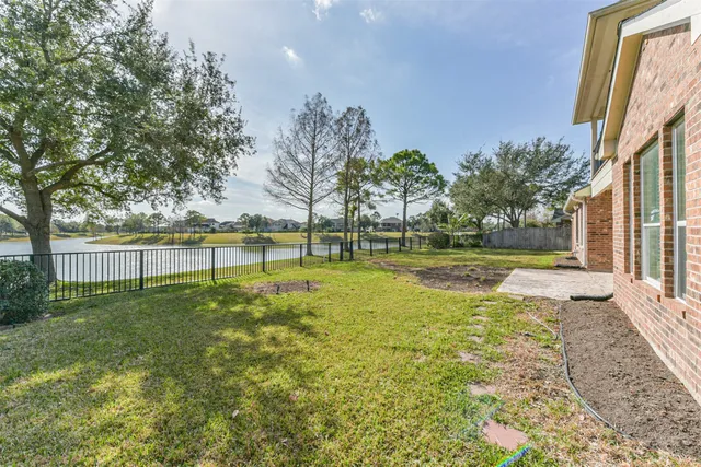 $5,300 | 2315 Bending Spring Drive, Pearland, TX 77584