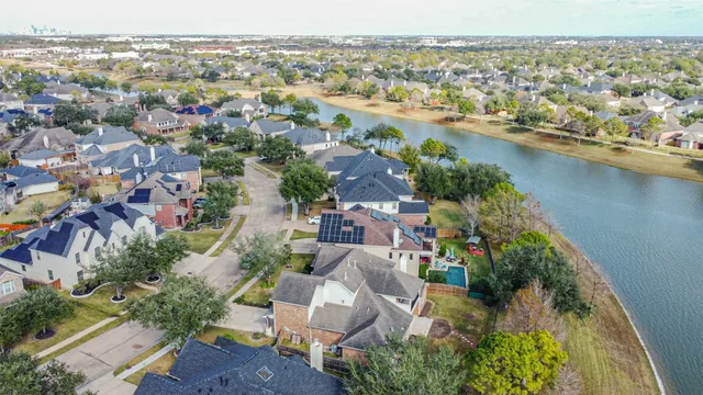 $5,300 | 2315 Bending Spring Drive, Pearland, TX 77584