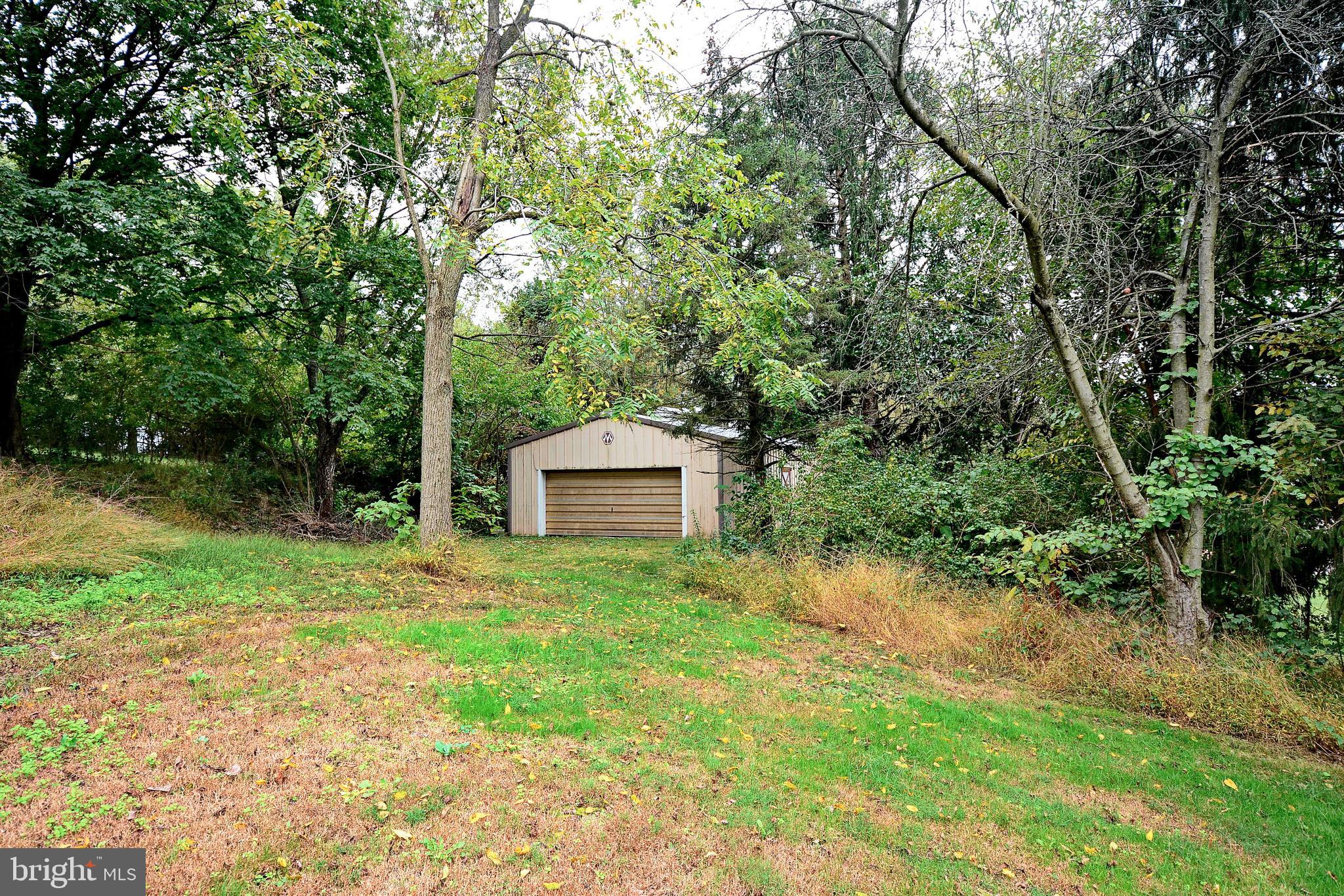 1551 Kbs Road Spring Grove, PA 17362 - Photo 4 of 25