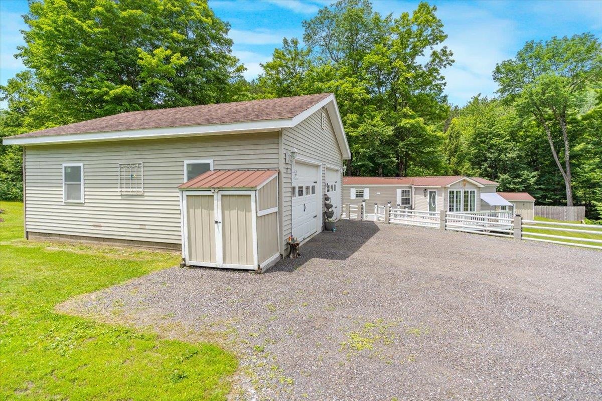 8642 Main Road Huntington, VT 05462 - Photo 10 of 48