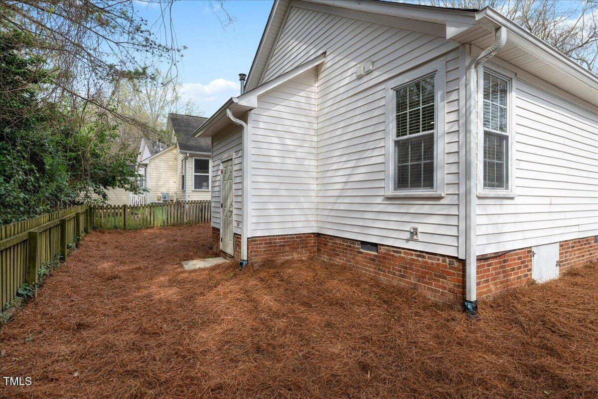 528 Moseley Lane Raleigh, NC 27601 - Photo 19 of 21 22-20