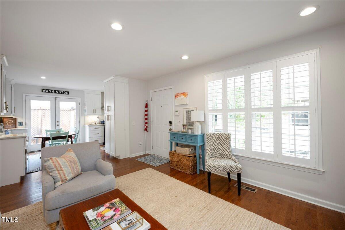 528 Moseley Lane Raleigh, NC 27601 - Photo 5 of 21 06-3