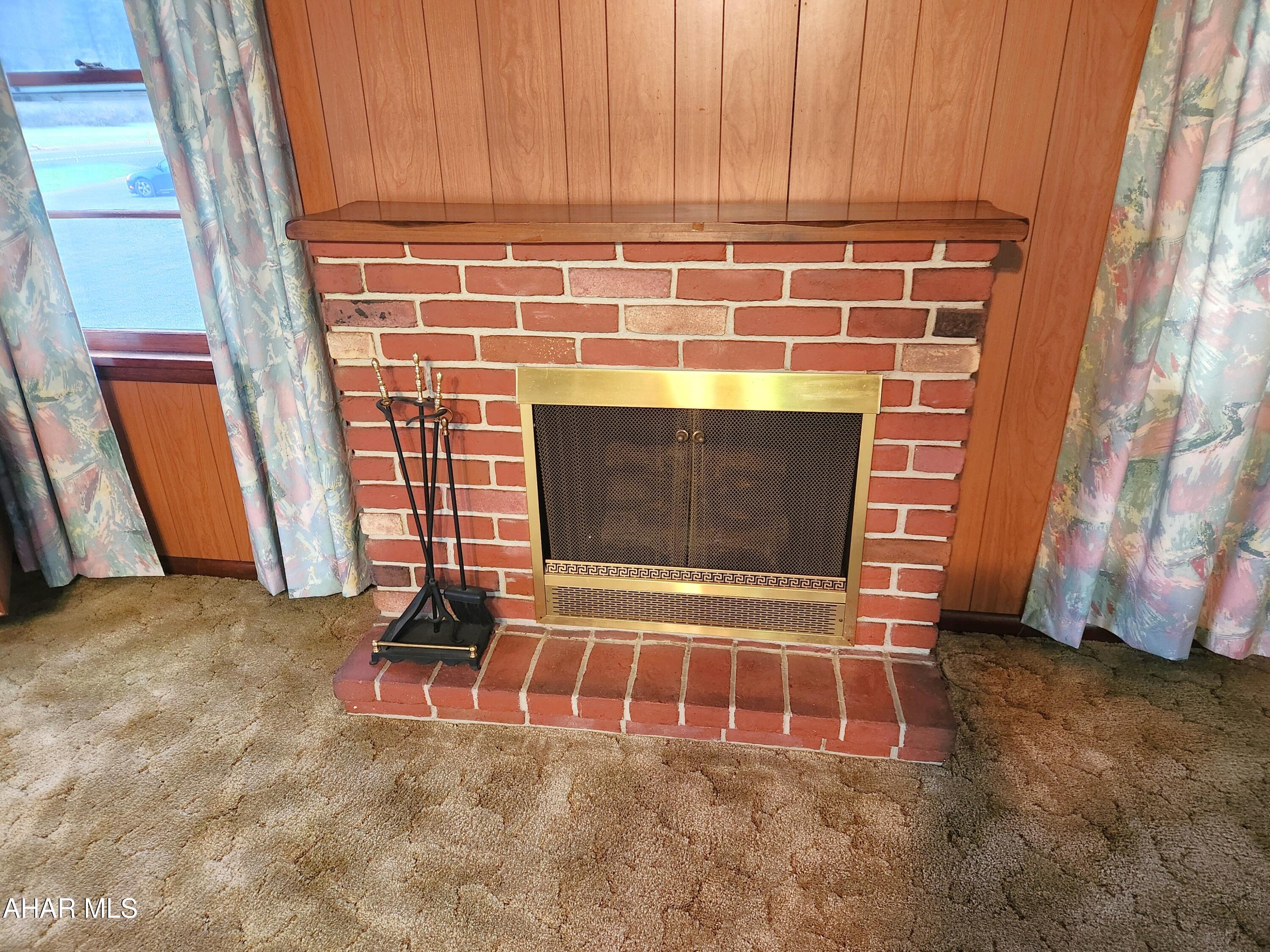736 Quaker Valley Road New Paris, PA 15554 - Photo 8 of 41