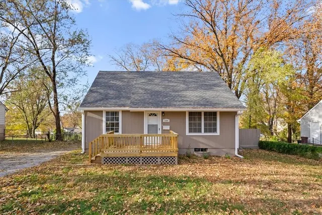 $242,000 | 7504 East 49 Street, Kansas City, MO 64129