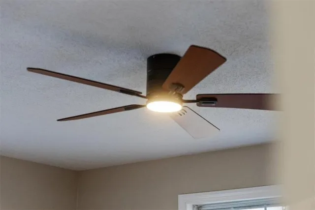 $242,000 | 7504 East 49 Street, Kansas City, MO 64129