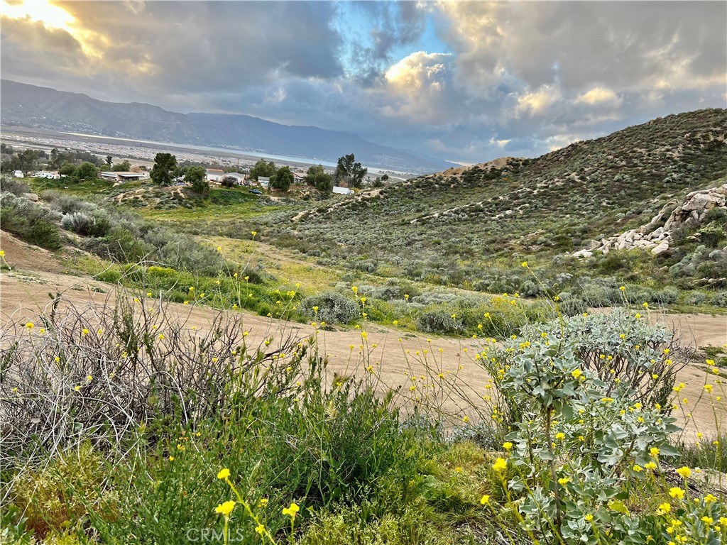 1 Sheri Lane Wildomar, CA 92595 - Photo 4 of 16 a view of an ocean view and mountain