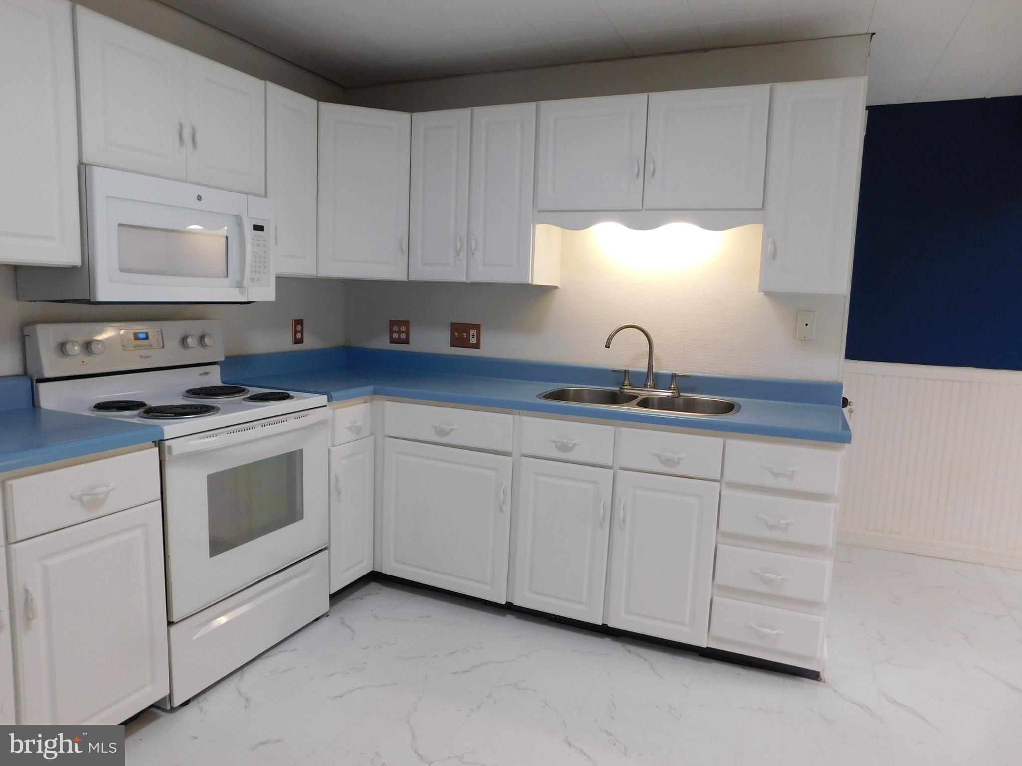 231 Morea Road Frackville, PA 17931 - Photo 6 of 29 33 Handle Kitchen