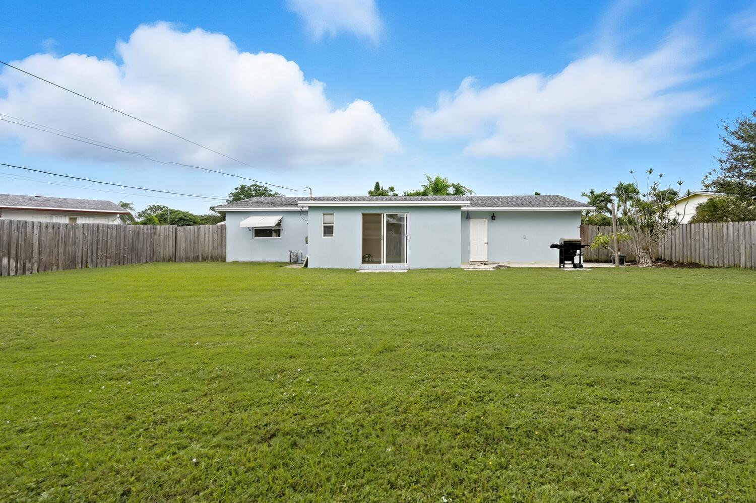 760 Cinnamon Road North Palm Beach, FL 33408 - Photo 4 of 27 760 Cinnamon Rd North Palm-large-019-012