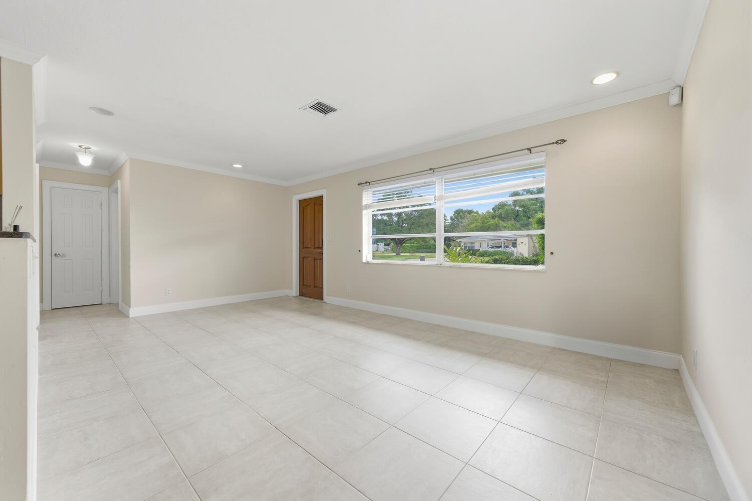 760 Cinnamon Road North Palm Beach, FL 33408 - Photo 6 of 27 760 Cinnamon Rd North Palm-large-007-020
