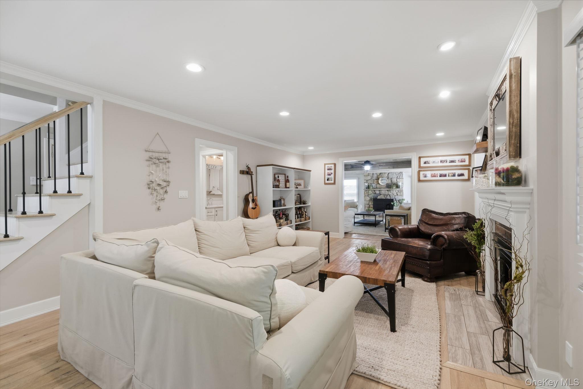 30 Landing Meadow Road Smithtown, NY 11787 - Photo 4 of 50