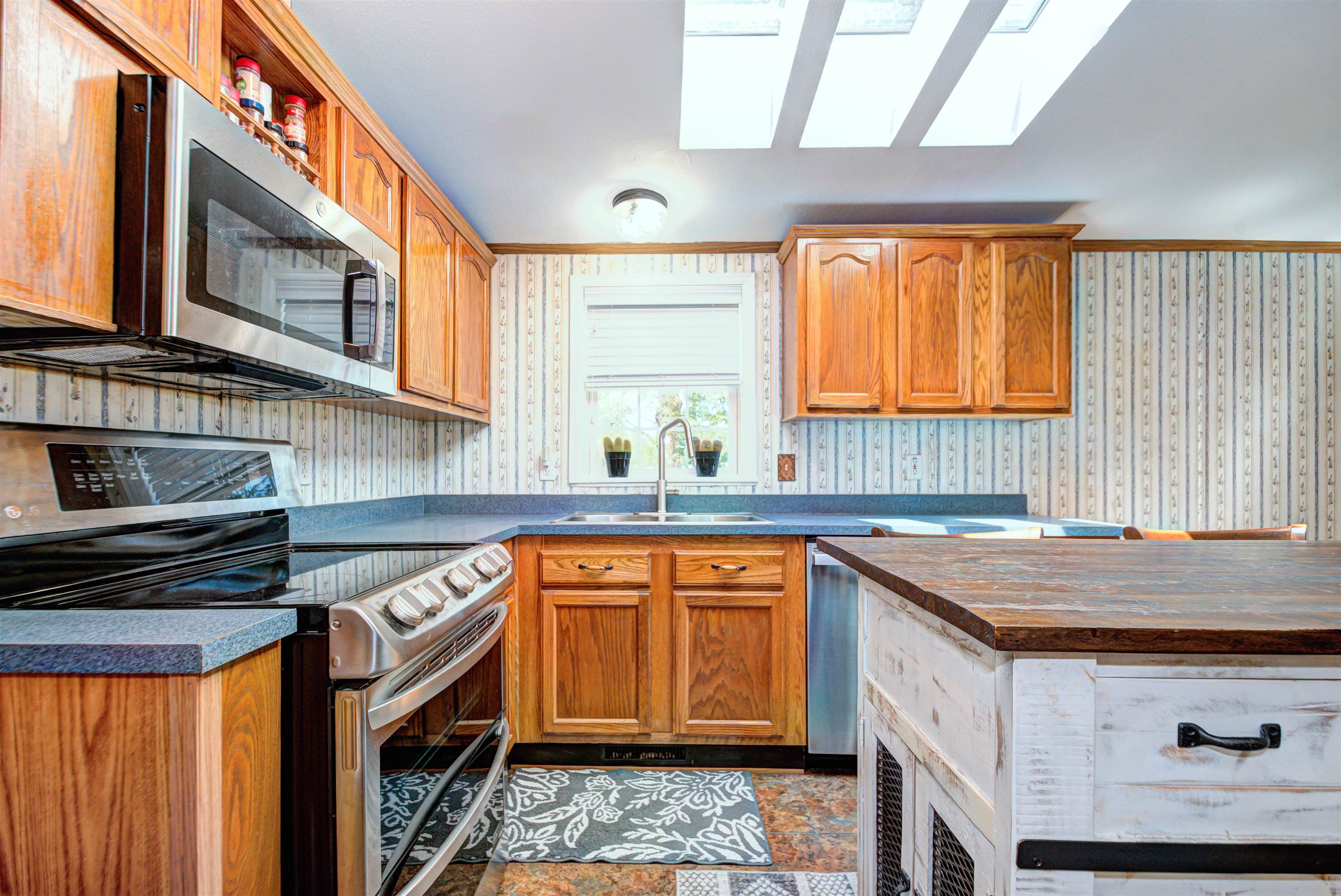 270 Towle Farm Road Hampton, NH 03842 - Photo 8 of 36