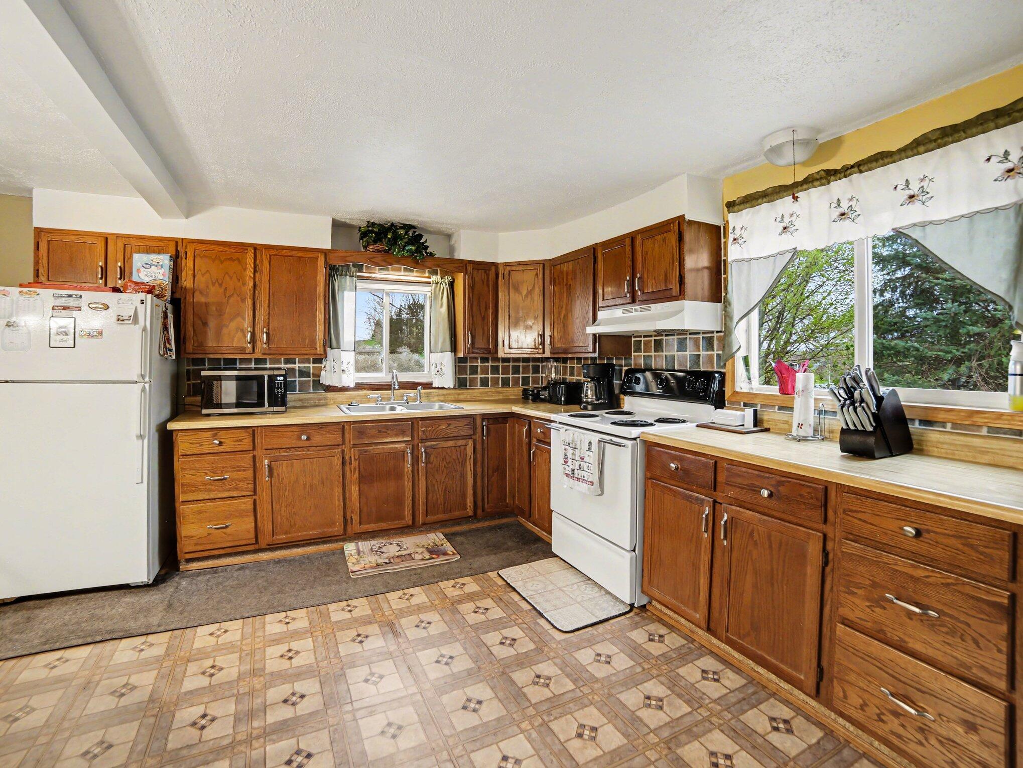 2330 West Tyler Road Hart, MI 49420 - Photo 9 of 34 008_file_9558