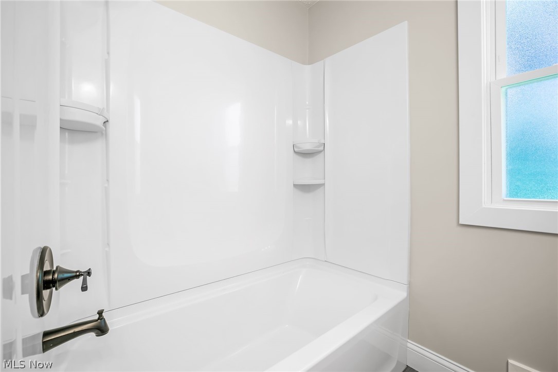 1371 Krumroy Road Akron, OH 44306 - Photo 17 of 32
