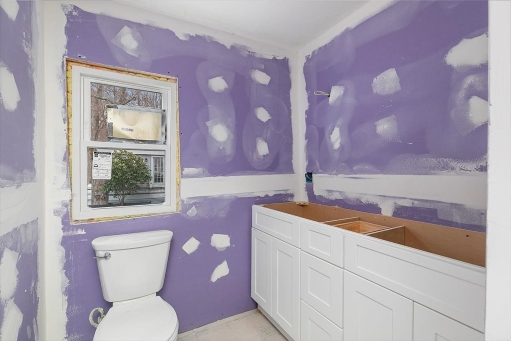 12 Shore Road Merrimac, MA 01860 - Photo 13 of 33