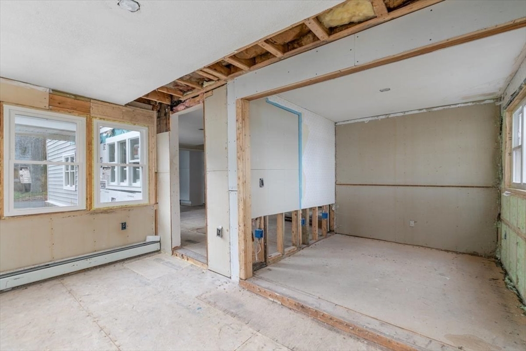 12 Shore Road Merrimac, MA 01860 - Photo 17 of 33
