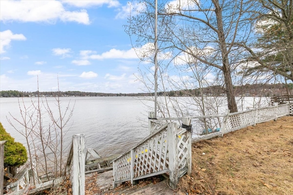 12 Shore Road Merrimac, MA 01860 - Photo 6 of 33