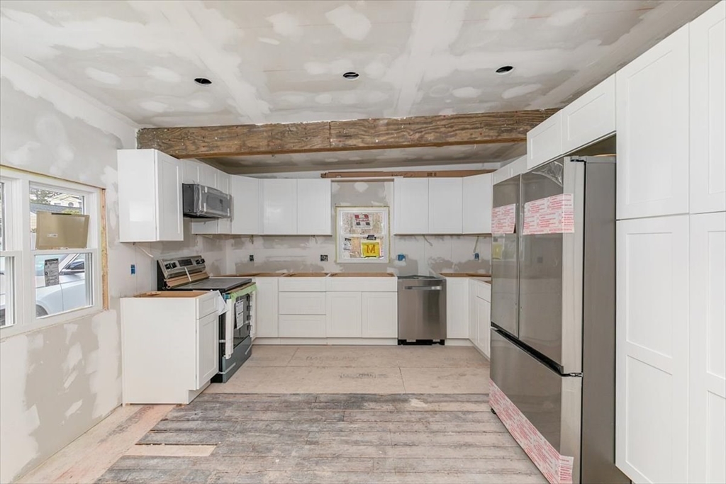 12 Shore Road Merrimac, MA 01860 - Photo 7 of 33