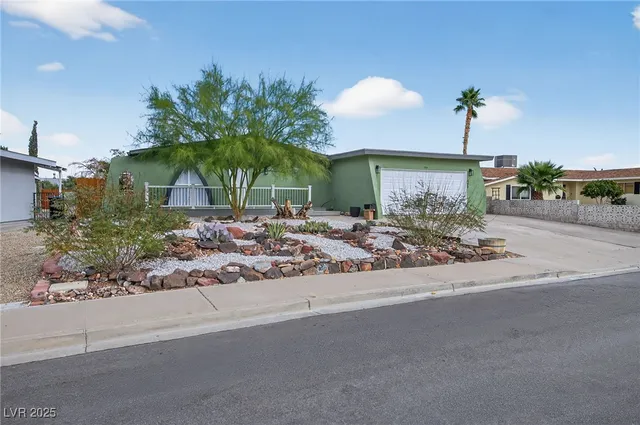 $3,490 | 405 Scenic Drive, Henderson, NV 89002