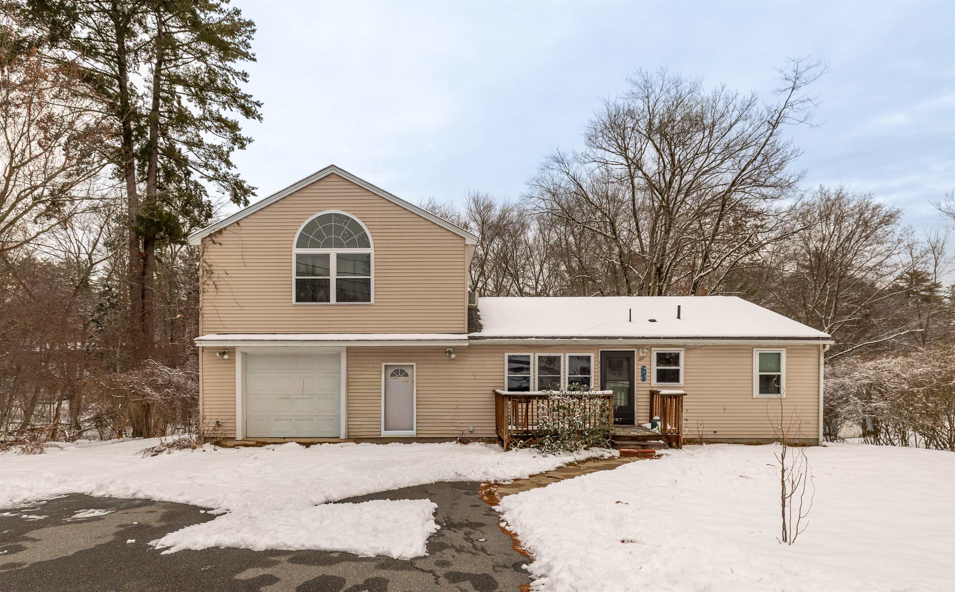 17 Grove Avenue Salem, NH 03079 - Photo 1 of 31