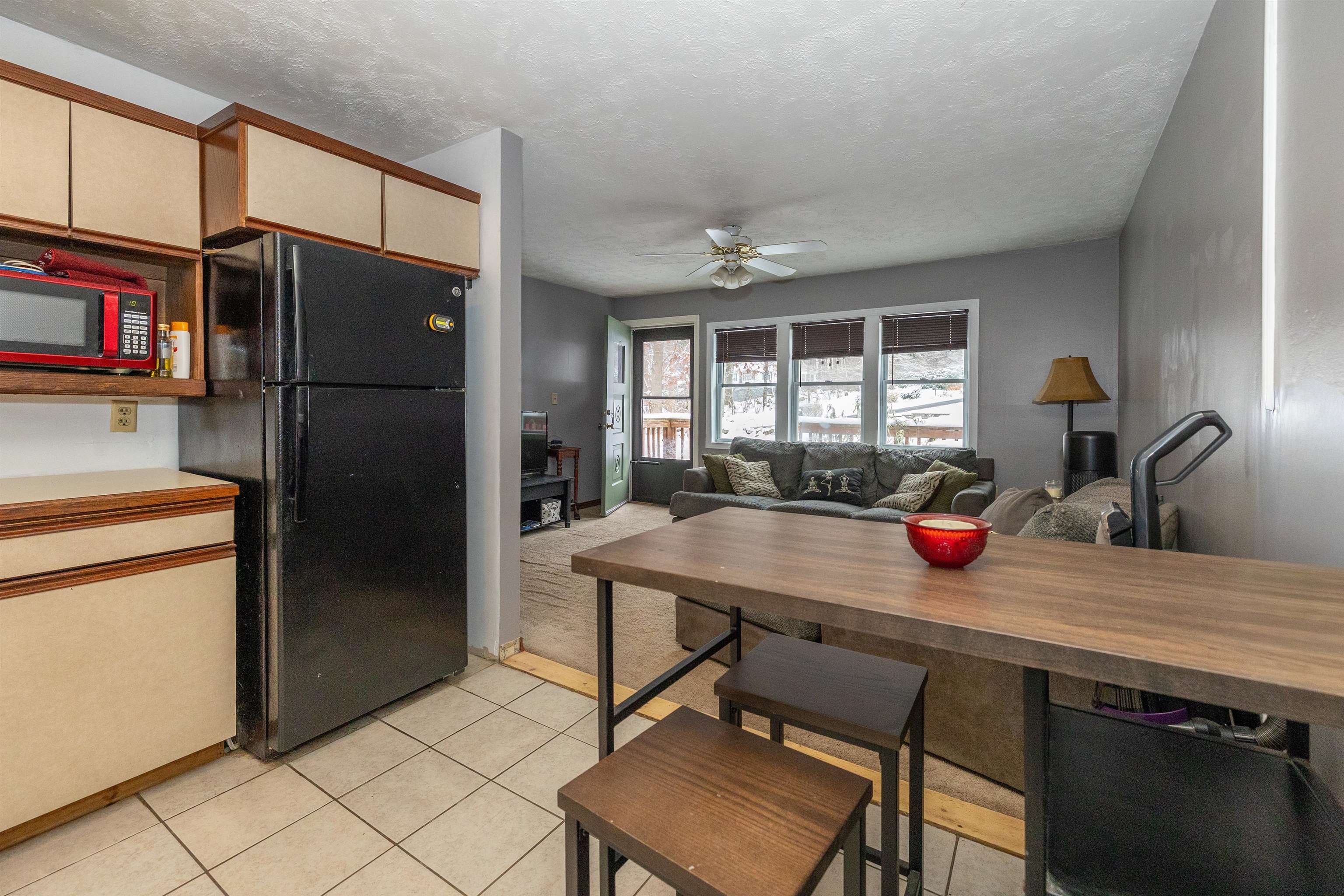 17 Grove Avenue Salem, NH 03079 - Photo 5 of 31