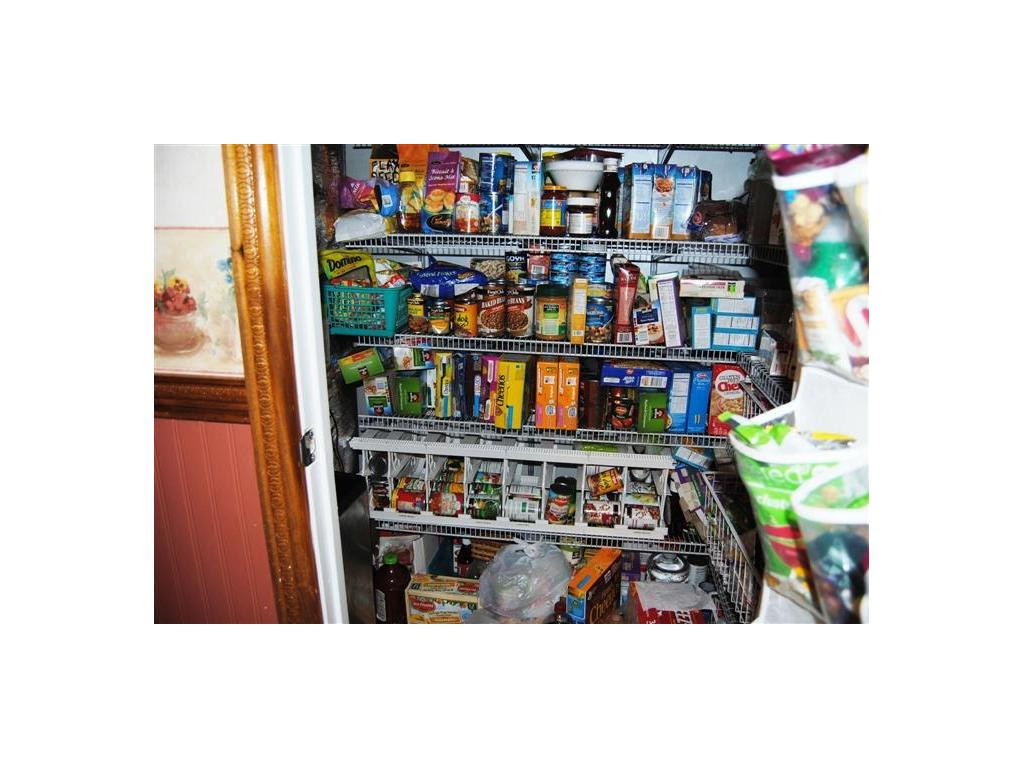 487 Minga Road Kingsport, TN 37663 - Photo 17 of 21 Pantry