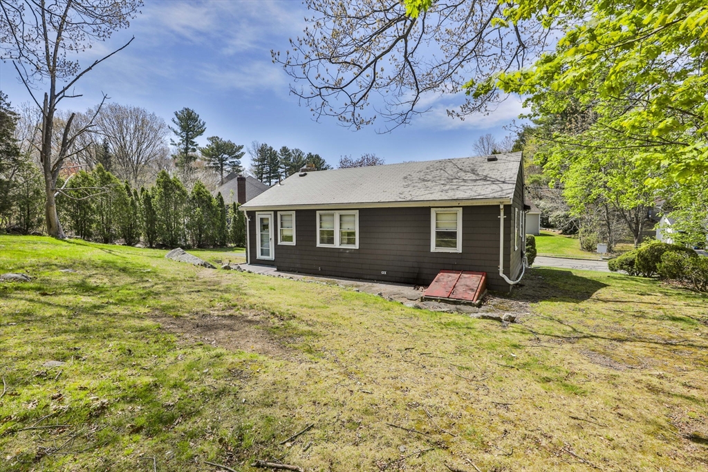 134 Gerald Road Milton, MA 02186 - Photo 6 of 26 Gallery Image 6