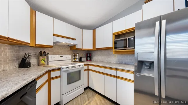 $625,000 | 31274 Ridge Lane, Rocky Mount, MO 65072