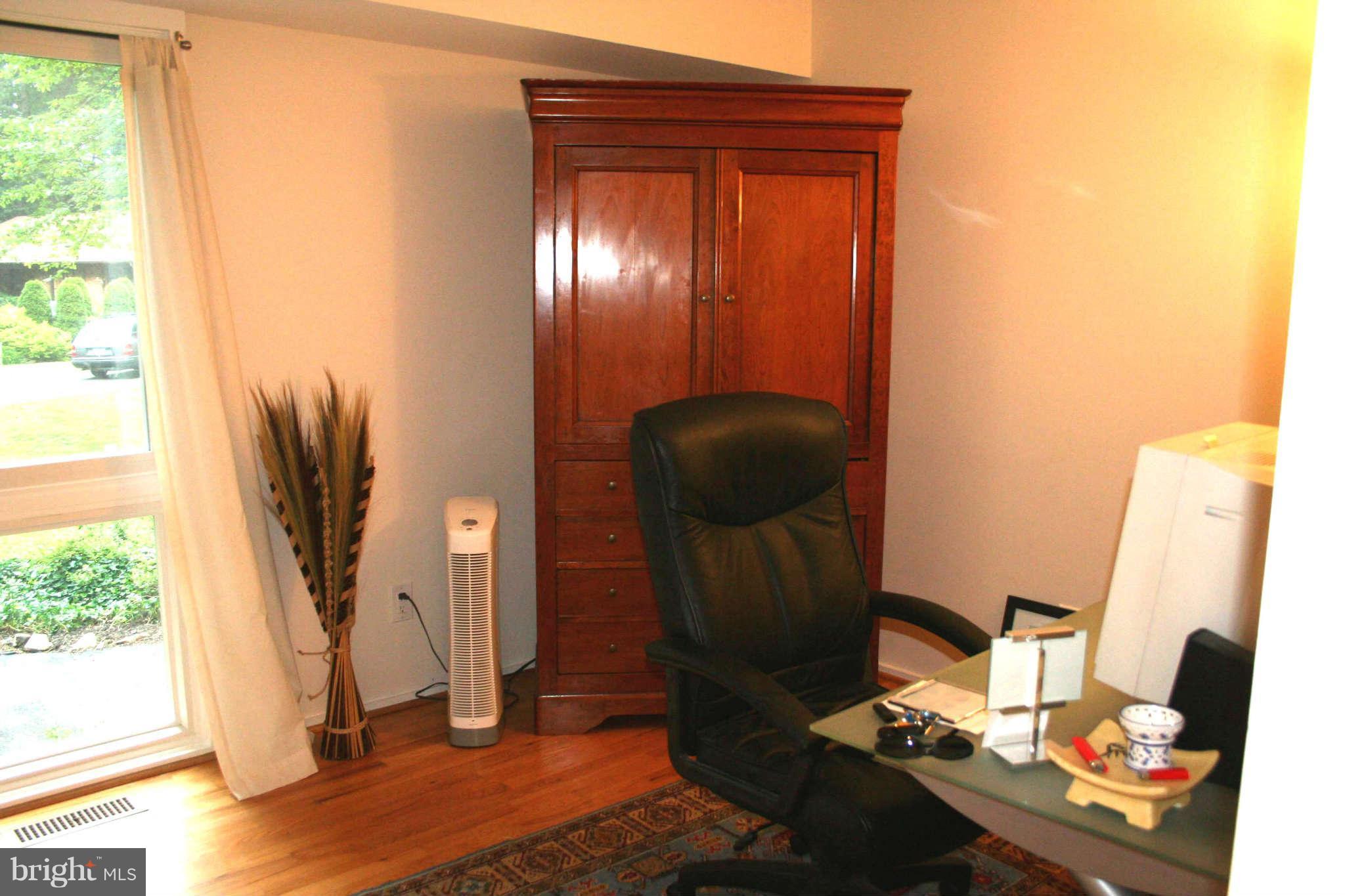 12232 Quorn Lane Reston, VA 20191 - Photo 19 of 20 Interior General