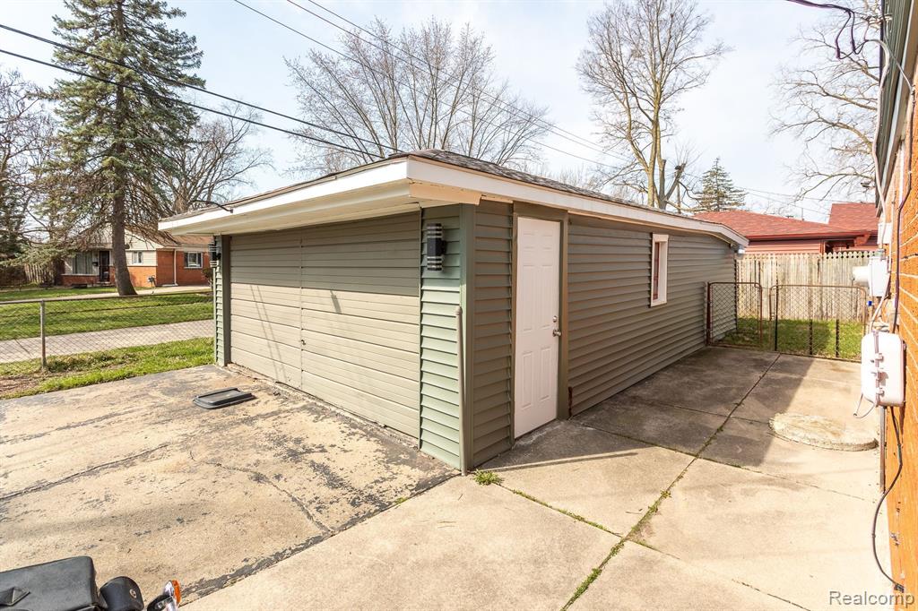 30215 Spring Arbor Drive Inkster, MI 48141 - Photo 14 of 17