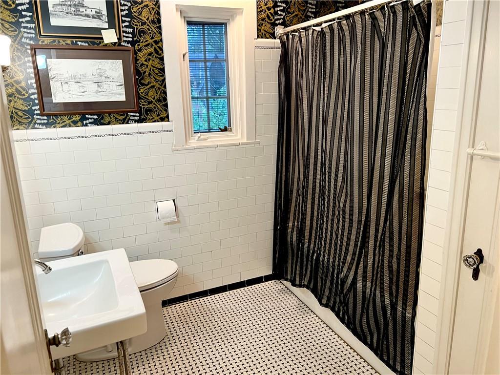 17 Roxbury Road Pittsburgh, PA 15221 - Photo 27 of 48 Gallery Image 27