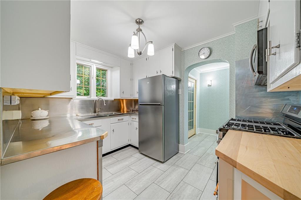 17 Roxbury Road Pittsburgh, PA 15221 - Photo 3 of 48 Gallery Image 3